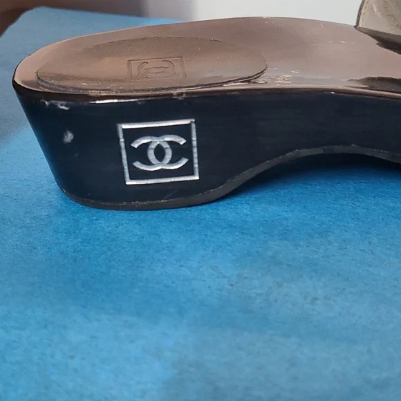 Chanel 2004 Collection Slides - Picture 6 of 14